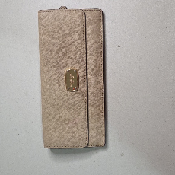 Michael Kors Beige Wallet with Gold Accents - Picture 1 of 9